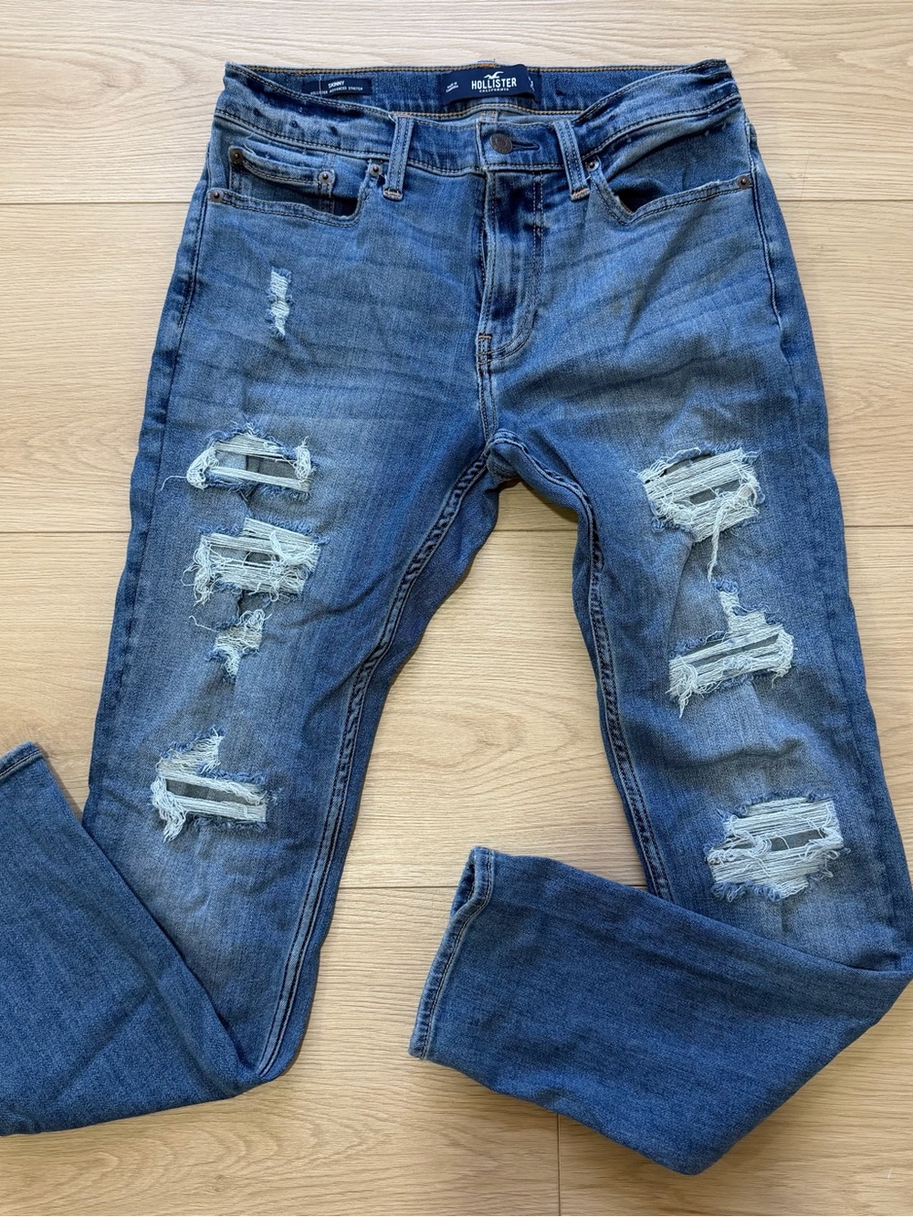 Hollister Men's Ripped Mid-Blue Skinny Jeans